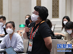 11長(zhǎng)江日?qǐng)?bào)記者提問(wèn)_large.jpg