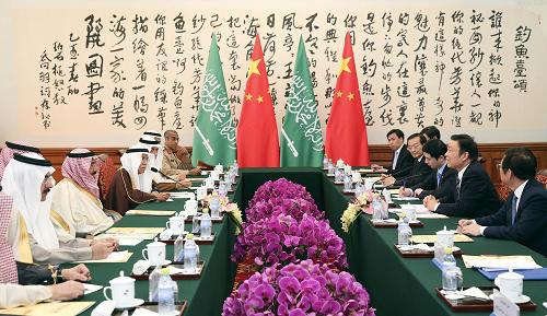 3月14日,中國(guó)國(guó)家副主席李源潮在北京同沙特王儲(chǔ)兼副首相、國(guó)防大臣薩勒曼舉行會(huì)談。新華社記者 丁林 攝