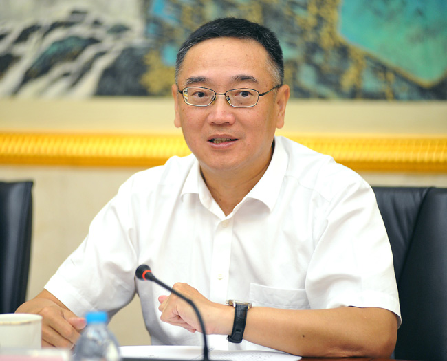 范堅(jiān)出席會(huì)議并講話
